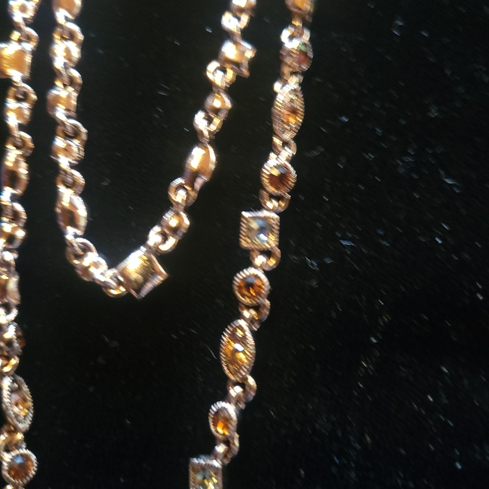 Three strand Rhinestone necklace . - Picture 2 of 3